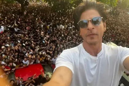 How much does Shahrukh Khan charge for performing at an event